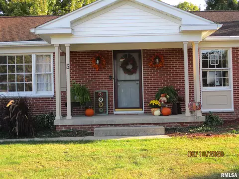 5 Greencastle Cir, Springfield, IL 62712 photo 2