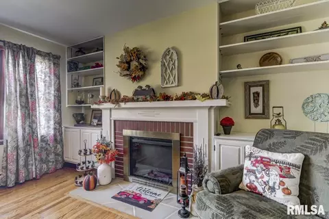 5 Greencastle Cir, Springfield, IL 62712 photo 4