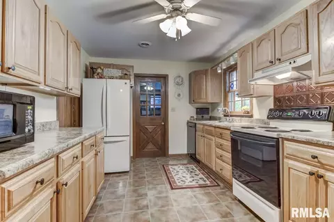 5 Greencastle Cir, Springfield, IL 62712 photo 3