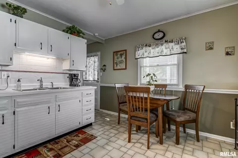 2243 S College St, Springfield, IL 62704 photo 6