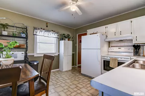 2243 S College St, Springfield, IL 62704 photo 11