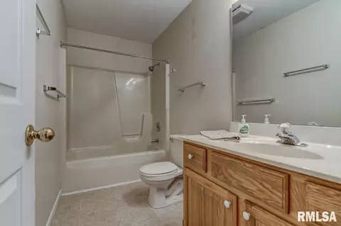 1619 Thornhill Dr, Springfield, IL 62711 photo 16