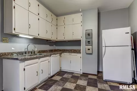 2521 Holmes Ave, Springfield, IL 62704 photo 7
