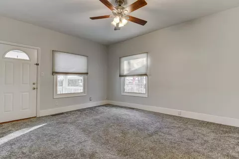 2521 Holmes Ave, Springfield, IL 62704 photo 2