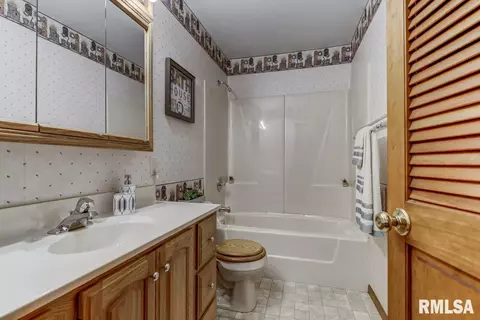 324 E Garrett St, Springfield, IL 62703 photo 19