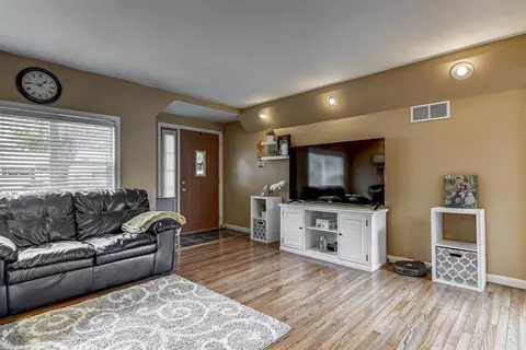 416 Kern St, Springfield, IL 62703 photo 3