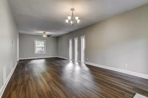 1401 Holmes Ave, Springfield, IL 62704 photo 3