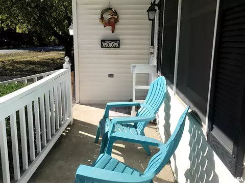 305 E Locust St, Chatham, IL 62629 photo 2