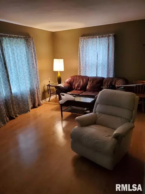 3040 S 2nd St, Springfield, IL 62703 photo 6