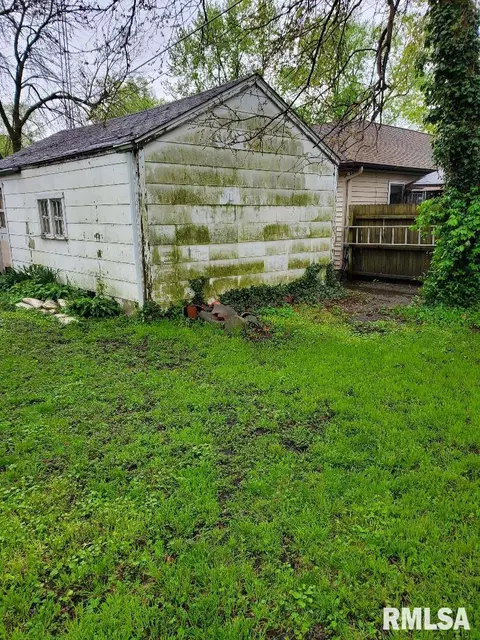 3040 S 2nd St, Springfield, IL 62703 photo 4
