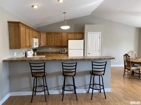 2812 Walter Rd, Springfield, IL 62703 photo 3