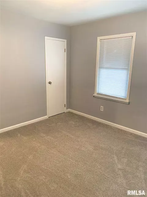 1745 Griffiths Ave, Springfield, IL 62702 photo 10