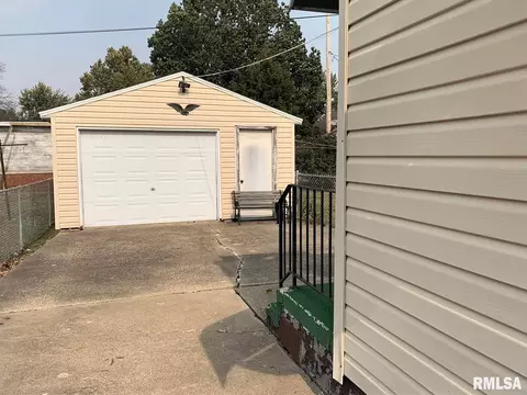 1745 Griffiths Ave, Springfield, IL 62702 photo 14