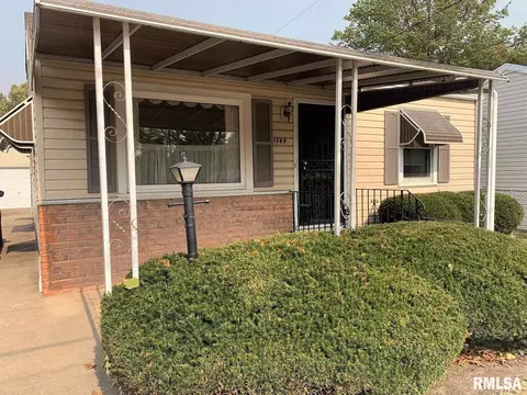 1745 Griffiths Ave, Springfield, IL 62702 photo 2