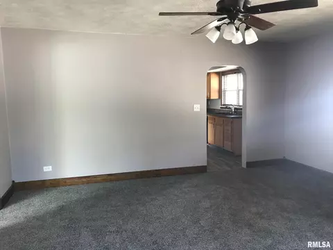 3001 S 12th St, Springfield, IL 62703 photo 6
