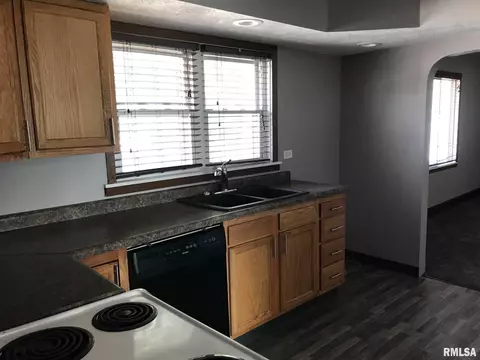 3001 S 12th St, Springfield, IL 62703 photo 4