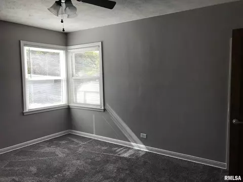 3001 S 12th St, Springfield, IL 62703 photo 10
