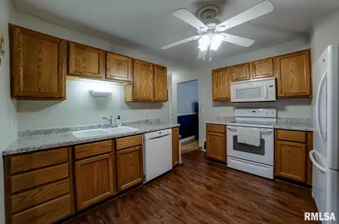 2118 E Hood St, Springfield, IL 62703 photo 8