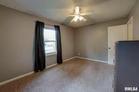 2118 E Hood St, Springfield, IL 62703 photo 14