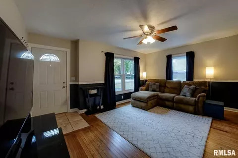 2118 E Hood St, Springfield, IL 62703 photo 4