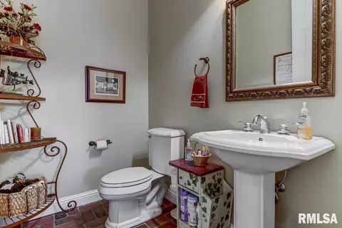 3400 Embassy Dr, Springfield, IL 62711 photo 29