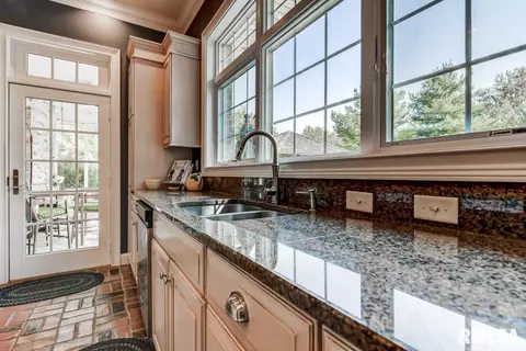 3400 Embassy Dr, Springfield, IL 62711 photo 11