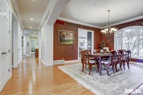 3400 Embassy Dr, Springfield, IL 62711 photo 8