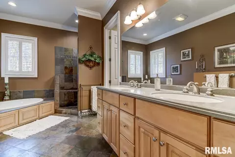 3400 Embassy Dr, Springfield, IL 62711 photo 23