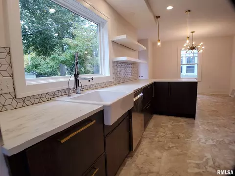 1608 Noble Ave, Springfield, IL 62704 photo 6