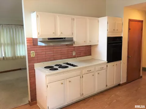 2405 Dunwich Dr, Springfield, IL 62702 photo 9