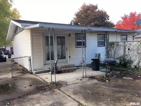 2405 Dunwich Dr, Springfield, IL 62702 photo 2