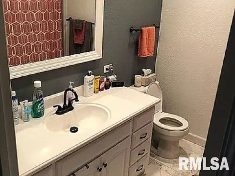 1033 N 2nd St, Springfield, IL 62702 photo 9