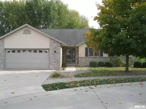 14 Spring Rd, Riverton, IL 62561 photo 1