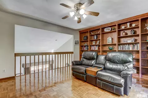 1808 S Cog Mill Ct, Springfield, IL 62704 photo 23