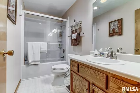 2524 Columbus Cir, Springfield, IL 62703 photo 28