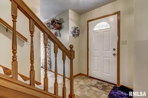 2524 Columbus Cir, Springfield, IL 62703 photo 2