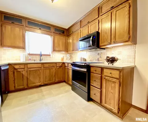 1408 E Hoechester Rd, Springfield, IL 62712 photo 8