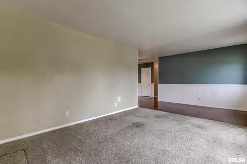 2352 Blackhawk Ave, Springfield, IL 62702 photo 5