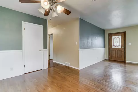 2352 Blackhawk Ave, Springfield, IL 62702 photo 6