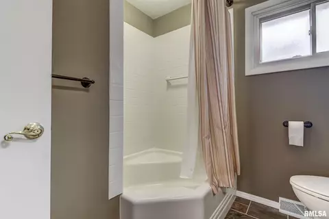2352 Blackhawk Ave, Springfield, IL 62702 photo 27