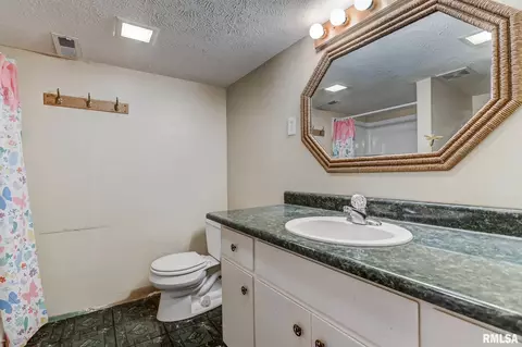 2352 Blackhawk Ave, Springfield, IL 62702 photo 32
