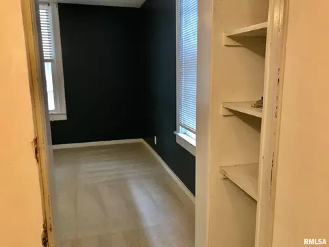 1043 N 1st St, Springfield, IL 62702 photo 9