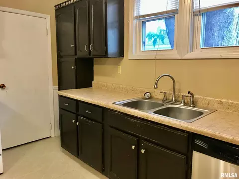 1043 N 1st St, Springfield, IL 62702 photo 19