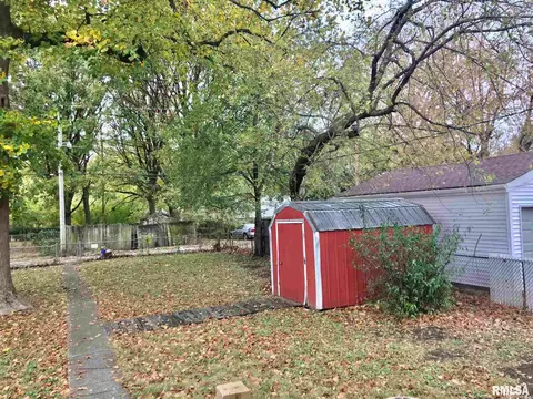 1043 N 1st St, Springfield, IL 62702 photo 11