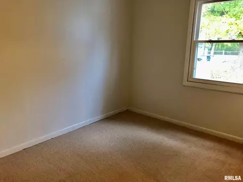 1043 N 1st St, Springfield, IL 62702 photo 21