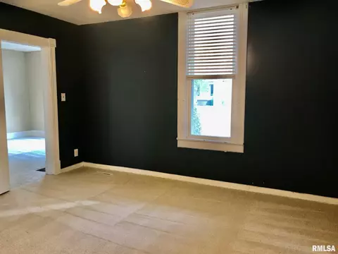 1043 N 1st St, Springfield, IL 62702 photo 7