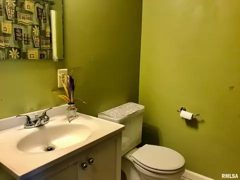 1043 N 1st St, Springfield, IL 62702 photo 15