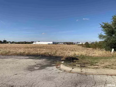 2875 E South Grand Ave, Springfield, IL 62703 photo 1