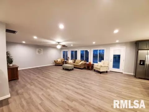 2424 E Lake Shore Dr, Springfield, IL 62712 photo 11