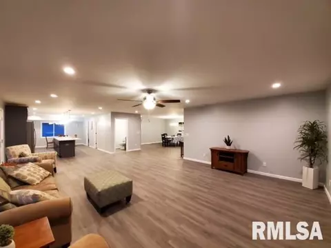 2424 E Lake Shore Dr, Springfield, IL 62712 photo 14